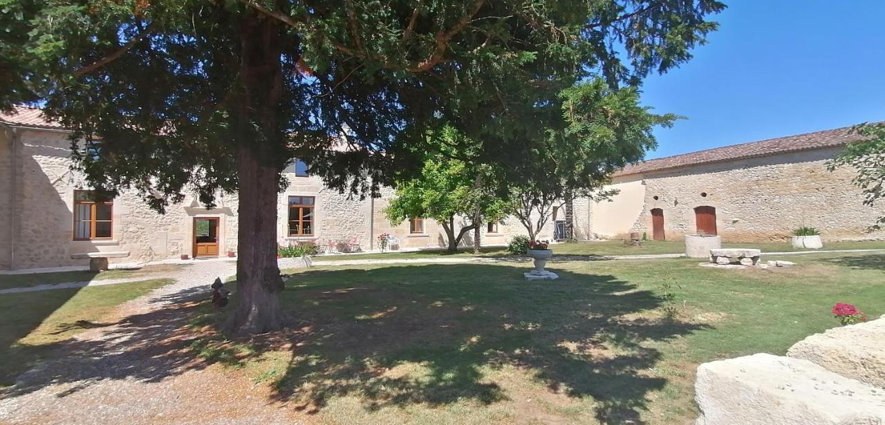 Domaine De Gaia, Piscine, Petanque, Ping Pong, Proche Saint-Emilion Bed & Breakfast Guillac  Екстериор снимка